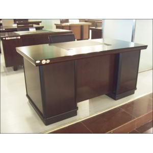 办公桌、办公椅